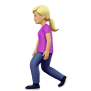 🚶🏼‍♀️ Emoji Mujer Caminando: Tono De Piel Claro Medio en Apple iOS 17.4.