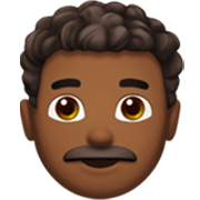 👨🏾‍🦱 Emoji Hombre: Tono De Piel Oscuro Medio Y Pelo Rizado en Apple iOS 17.4.