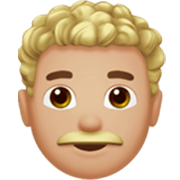 Emoji 👨🏼‍🦱 Uomo: Carnagione Abbastanza Chiara E Capelli Ricci su Apple iOS 17.4.