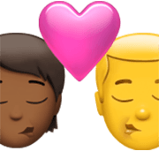 Bacio Tra Coppia: persona, uomo, Carnagione Abbastanza Scura, Nessun tono della pelle Apple iOS 17.4.