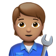 🧑🏽‍🔧 Emoji Mechaniker(in): mittlere Hautfarbe Apple iOS 17.4.