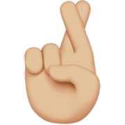 🤞🏼 Emoji Dedos Cruzados: Pele Morena Clara na Apple iOS 17.4.