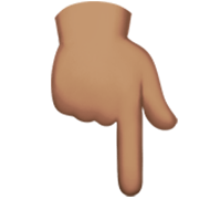 👇🏽 Emoji Dorso Da Mão Com Dedo Indicador Apontando Para Baixo: Pele Morena na Apple iOS 17.4.