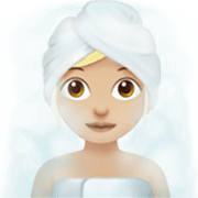 🧖🏼‍♀️ Emoji Frau in Dampfsauna: mittelhelle Hautfarbe Apple iOS 17.4.