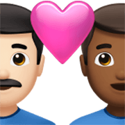 Emoji 👨🏻‍❤️‍👨🏾 Coppia Con Cuore - Uomo: Carnagione Chiara, Uomo: Carnagione Abbastanza Scura su Apple iOS 17.4.