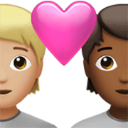 🧑🏼‍❤️‍🧑🏾 Emoji Liebespaar: Person, Person, mittelhelle Hautfarbe, mitteldunkle Hautfarbe Apple iOS 17.4.