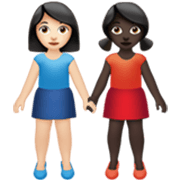 👩🏻‍🤝‍👩🏿 Emoji händchenhaltende Frauen: helle Hautfarbe, dunkle Hautfarbe Apple iOS 17.4.