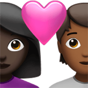 👩🏿‍❤️‍🧑🏾 Emoji Pareja Enamorada: Mujer, Persona, Tono De Piel Oscuro, Tono De Piel Oscuro Medio en Apple iOS 17.4.
