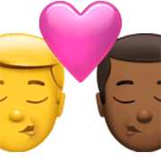 👨‍❤️‍💋‍👨🏾 Emoji Beijo - Homem, Homem: Pele Morena Escura na Apple iOS 17.4.