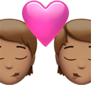 Emoji 💏🏽 Bacio Tra Coppia, Carnagione Olivastra su Apple iOS 17.4.