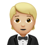 🤵🏼 Emoji Pessoa De Smoking: Pele Morena Clara na Apple iOS 17.4.
