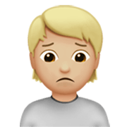 🙍🏼 Emoji Persona Frunciendo El Ceño: Tono De Piel Claro Medio en Apple iOS 17.4.