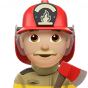 Emoji 👨🏼‍🚒 Pompiere Uomo: Carnagione Abbastanza Chiara su Apple iOS 17.4.