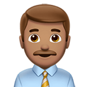 Emoji 👨🏽‍💼 Impiegato: Carnagione Olivastra su Apple iOS 17.4.
