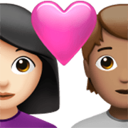 Emoji 👩🏻‍❤️‍🧑🏽 Coppia Con Cuore: Donna, persona, Carnagione Chiara, Carnagione Olivastra su Apple iOS 17.4.