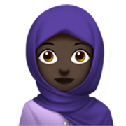 🧕🏿 Emoji Mujer Con Hiyab: Tono De Piel Oscuro en Apple iOS 17.4.