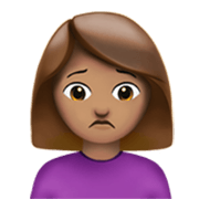 Emoji 🙍🏽‍♀️ Donna Corrucciata: Carnagione Olivastra su Apple iOS 17.4.