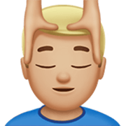 💆🏼‍♂️ Emoji Mann, der eine Kopfmassage bekommt: mittelhelle Hautfarbe Apple iOS 17.4.
