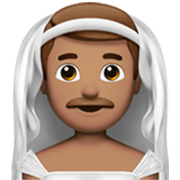 Emoji 👰🏽‍♂️ Sposo Con Velo: Carnagione Olivastra su Apple iOS 17.4.