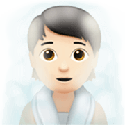 🧖🏻 Emoji Persona En Una Sauna: Tono De Piel Claro en Apple iOS 17.4.
