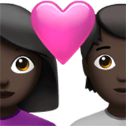 👩🏿‍❤️‍🧑🏿 Emoji Pareja Enamorada: Mujer, Persona, Tono De Piel Oscuro en Apple iOS 17.4.