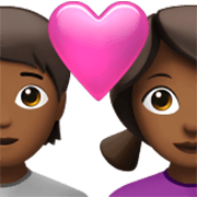 🧑🏾‍❤️‍👩🏾 Emoji Pareja Enamorada: Persona, Mujer, Tono De Piel Oscuro Medio en Apple iOS 17.4.