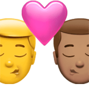 👨‍❤️‍💋‍👨🏽 Emoji Beso - Hombre, Hombre: Tono De Piel Medio en Apple iOS 17.4.