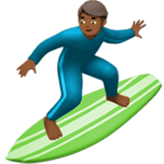 🏄🏾‍♂️ Emoji Hombre Haciendo Surf: Tono De Piel Oscuro Medio en Apple iOS 17.4.