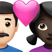 👨🏻‍❤️‍👩🏿 Emoji Casal Apaixonado - Homem: Pele Clara, Mulher: Pele Escura na Apple iOS 17.4.
