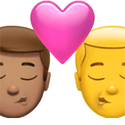 👨🏽‍❤️‍💋‍👨 Emoji Beijo - Homem: Pele Morena, Homem na Apple iOS 17.4.