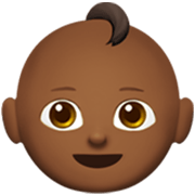 👶🏾 Emoji Bebê: Pele Morena Escura na Apple iOS 17.4.