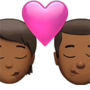 Emoji 🧑🏾‍❤️‍💋‍👨🏾 Bacio Tra Coppia: persona, uomo, Carnagione Abbastanza Scura su Apple iOS 17.4.