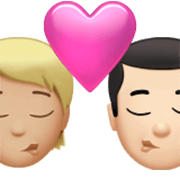 Emoji 🧑🏼‍❤️‍💋‍👨🏻 Bacio Tra Coppia: persona, uomo, Carnagione Abbastanza Chiara, Carnagione Chiara su Apple iOS 17.4.