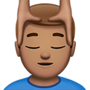 💆🏽‍♂️ Emoji Hombre Recibiendo Masaje: Tono De Piel Medio en Apple iOS 17.4.