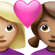 👩🏼‍❤️‍👩🏽 Emoji Liebespaar - Frau: mittelhelle Hautfarbe, Frau: mittlere Hautfarbe Apple iOS 17.4.