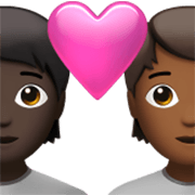 🧑🏿‍❤️‍🧑🏾 Emoji Liebespaar: Person, Person, dunkle Hautfarbe, mitteldunkle Hautfarbe Apple iOS 17.4.