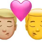 👨🏼‍❤️‍💋‍👨 Emoji sich küssendes Paar - Mann: mittelhelle Hautfarbe, Hombre Apple iOS 17.4.