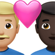 👨🏼‍❤️‍👨🏿 Emoji Liebespaar - Mann: mittelhelle Hautfarbe, Mann: dunkle Hautfarbe Apple iOS 17.4.