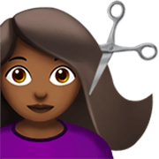 💇🏾‍♀️ Emoji Frau beim Haareschneiden: mitteldunkle Hautfarbe Apple iOS 17.4.