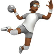 Émoji 🤾🏾 Personne Jouant Au Handball : Peau Mate sur Apple iOS 17.4.