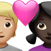 🧑🏼‍❤️‍👩🏿 Emoji Pareja Enamorada: Persona, Mujer, Tono De Piel Claro Medio, Tono De Piel Oscuro en Apple iOS 17.4.