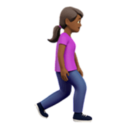 🚶🏾‍♀️‍➡️ Emoji Mujer Caminando Mirando Hacia La Derecha: Tono De Piel Medio Oscuro en Apple iOS 17.4.