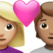 Emoji 👩🏼‍❤️‍🧑🏽 Coppia Con Cuore: Donna, persona, Carnagione Abbastanza Chiara, Carnagione Olivastra su Apple iOS 17.4.
