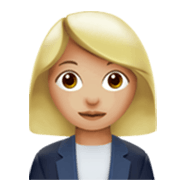👩🏼‍💼 Emoji Oficinista Mujer: Tono De Piel Claro Medio en Apple iOS 17.4.