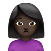 🙍🏿‍♀️ Emoji Mujer Frunciendo El Ceño: Tono De Piel Oscuro en Apple iOS 17.4.