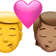 Emoji 👨‍❤️‍💋‍🧑🏽 Bacio Tra Coppia: uomo, persona, Nessun tono della pelle, Carnagione Olivastra su Apple iOS 17.4.