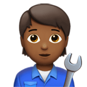 Emoji 🧑🏾‍🔧 Meccanico: Carnagione Abbastanza Scura su Apple iOS 17.4.