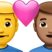 Émoji 👨‍❤️‍👨🏽 Couple Avec Cœur - Homme, Homme: Peau Légèrement Mate sur Apple iOS 17.4.