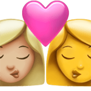👩🏼‍❤️‍💋‍👩 Emoji Beijo - Mulher: Pele Morena Clara, Mulher na Apple iOS 17.4.