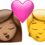 👩🏽‍❤️‍💋‍🧑 Emoji Beijo: Mulher, Pessoa, Pele Morena, Sem tom de pele na Apple iOS 17.4.